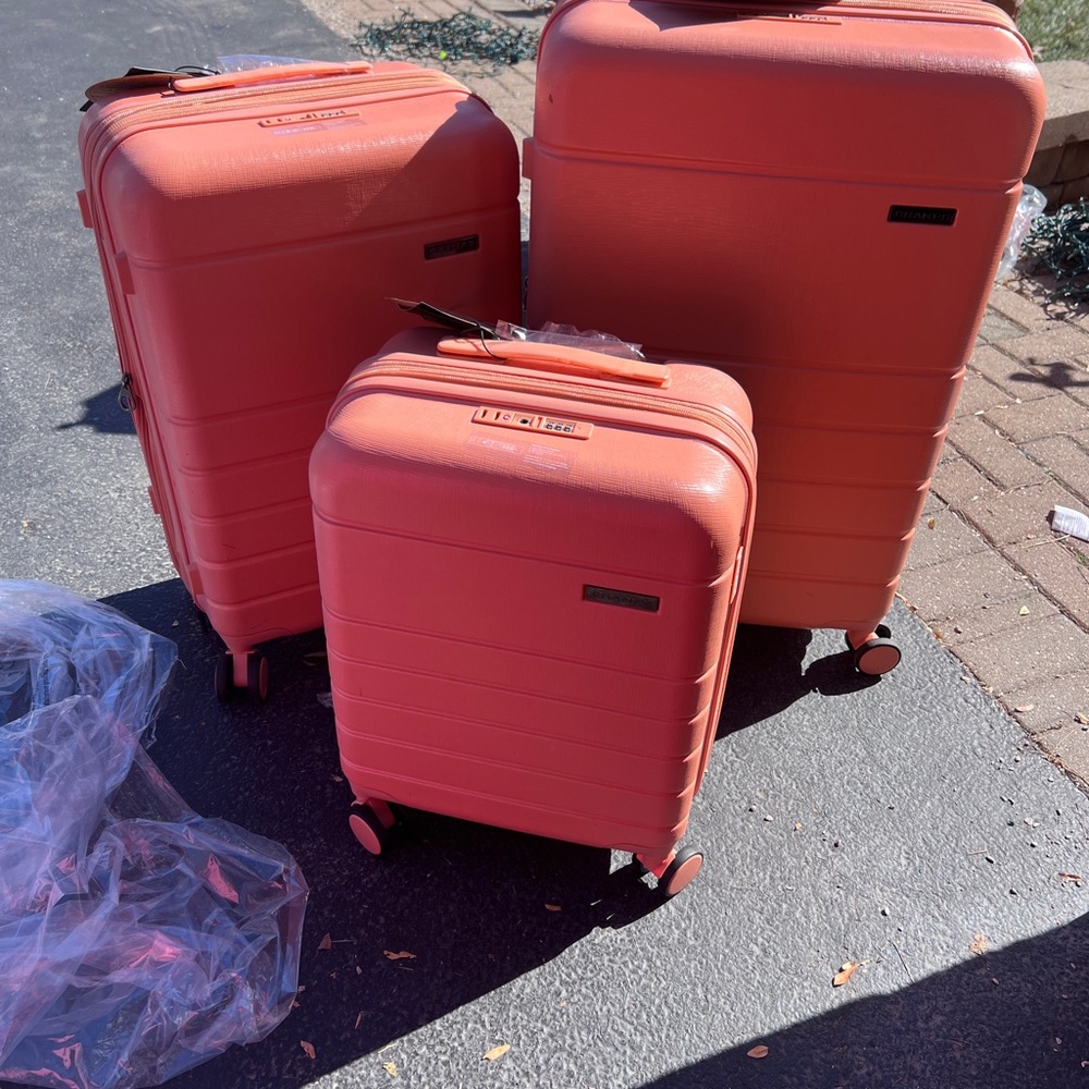 Champs 3 piece luggage set